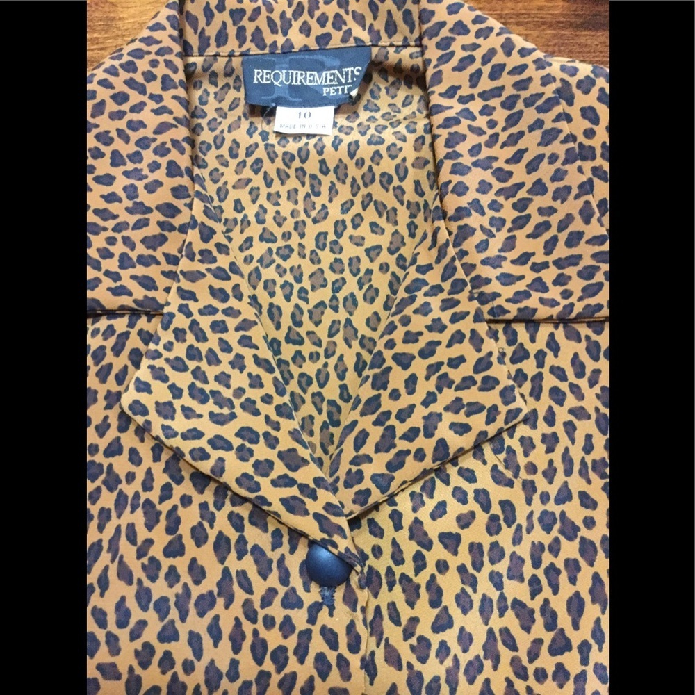 Requirements/Leopard blouse - Picture 3 of 3